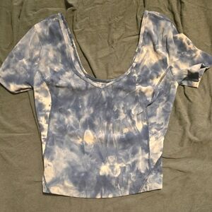 Lululemon Athletica Blue and White Crop Top Short Sleeve Fitted